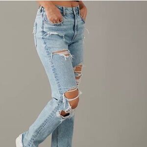 American Eagle Outfitters Light wash mom jeans